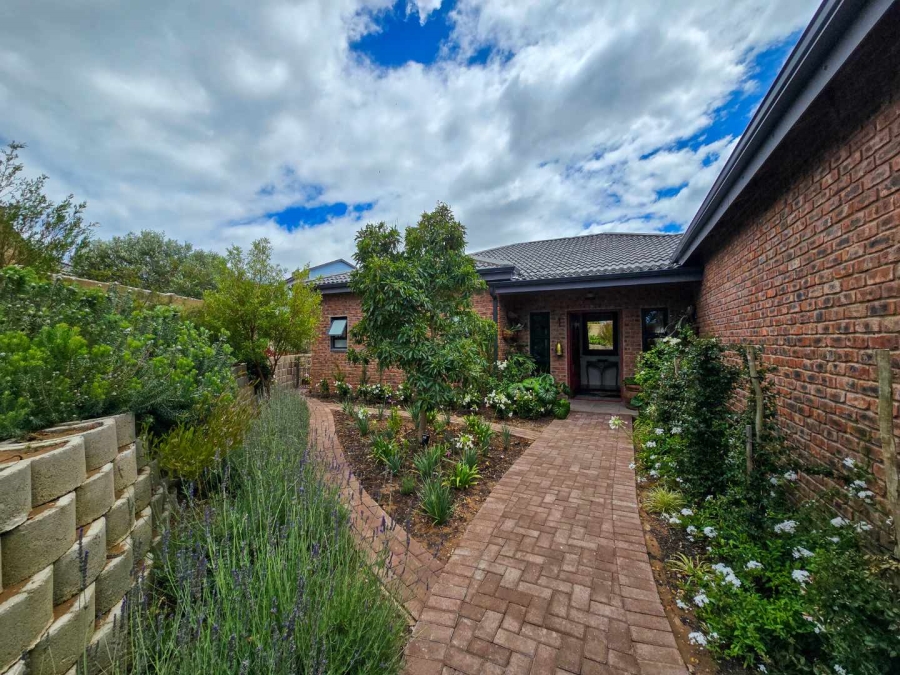 3 Bedroom Property for Sale in Stilbaai Wes Western Cape